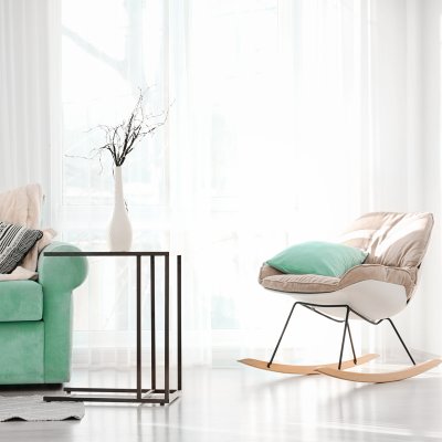 Miętowa sofa i dodatki